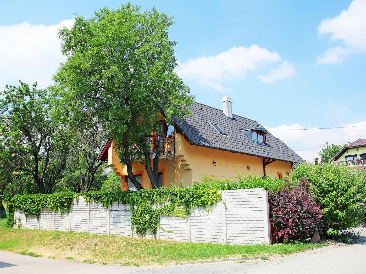 Albizia By Interhome